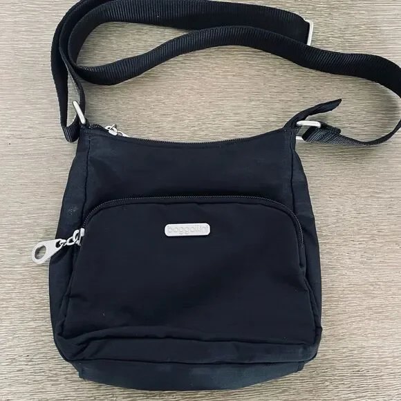 Baggallini Black Crossbody Small Purse Bag - Picture 1 of 4